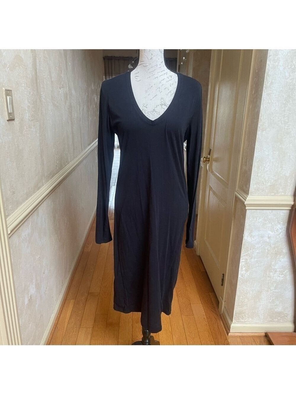 James Perse Standard Black V-Neck Long Sleeve Stretch Midi Dress Size 4 (XL) - Picture 2 of 7